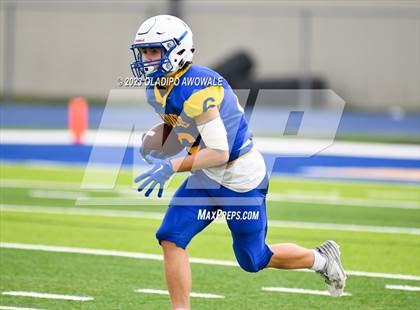 Thumbnail 2 in FR: Community vs Sunnyvale photogallery.