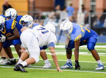 Thumbnail 1 in FR: Community vs Sunnyvale photogallery.