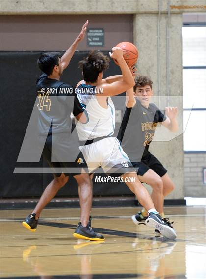 Thumbnail 1 in Foothill @ Aliso Niguel photogallery.