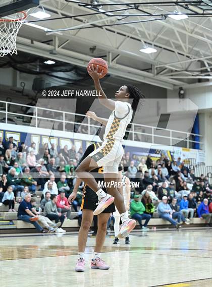Thumbnail 2 in Avon vs. St. Edward (OHSAA D1 Districit Semifinal) photogallery.