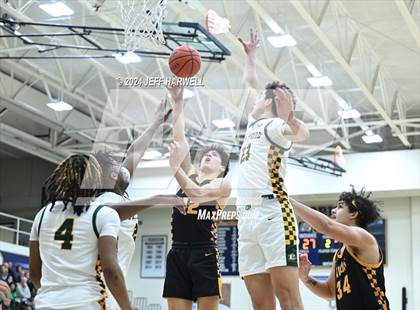 Thumbnail 3 in Avon vs. St. Edward (OHSAA D1 Districit Semifinal) photogallery.