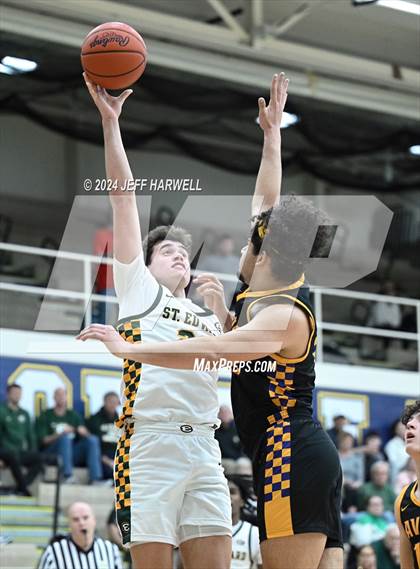 Thumbnail 3 in Avon vs. St. Edward (OHSAA D1 Districit Semifinal) photogallery.