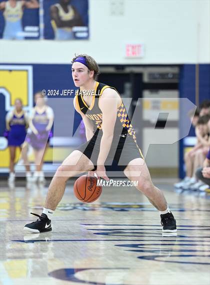 Thumbnail 3 in Avon vs. St. Edward (OHSAA D1 Districit Semifinal) photogallery.