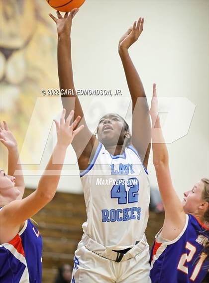 Thumbnail 2 in Rockvale vs. Starkville Academy photogallery.