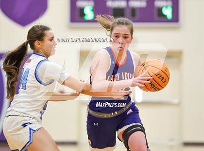 Thumbnail 2 in Rockvale vs. Starkville Academy photogallery.