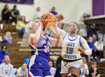 Thumbnail 2 in Rockvale vs. Starkville Academy photogallery.
