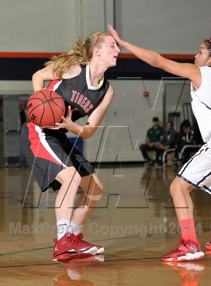 Thumbnail 2 in Patterson vs. Modesto Christian (CIF SJS D3 Playoffs) photogallery.