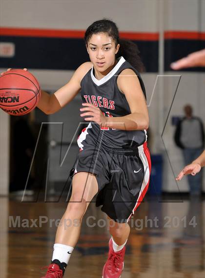 Thumbnail 3 in Patterson vs. Modesto Christian (CIF SJS D3 Playoffs) photogallery.