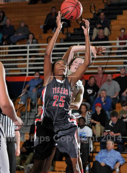 Thumbnail 3 in Patterson vs. Modesto Christian (CIF SJS D3 Playoffs) photogallery.