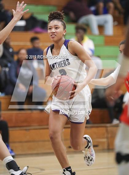Thumbnail 3 in Washington Union vs. Central (H.I.T Hoover High School) photogallery.