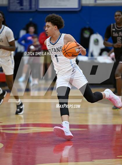 Thumbnail 1 in North Tampa Christian Academy vs Lake Worth (Sun Bash Tampa) photogallery.