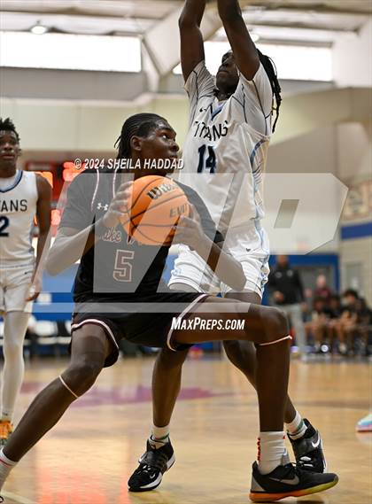 Thumbnail 1 in North Tampa Christian Academy vs Lake Worth (Sun Bash Tampa) photogallery.