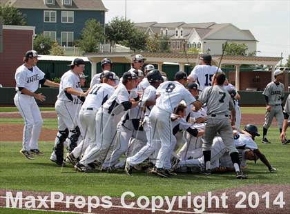 Thumbnail 3 in Carroll vs. Flower Mound (UIL 5A Regional Semifinal Playoff) photogallery.