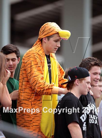 Thumbnail 1 in Carroll vs. Flower Mound (UIL 5A Regional Semifinal Playoff) photogallery.