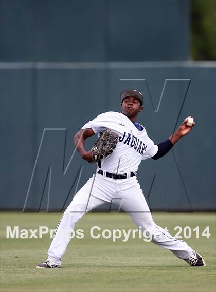 Thumbnail 3 in Carroll vs. Flower Mound (UIL 5A Regional Semifinal Playoff) photogallery.