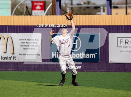 Thumbnail 3 in McAllen vs. Calallen (McAllen Tournament) photogallery.
