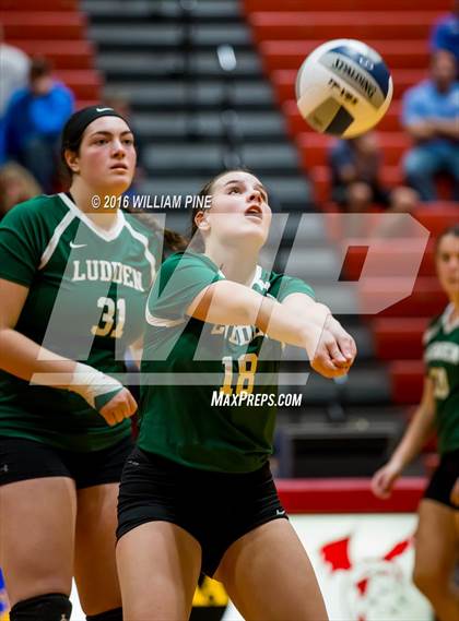Thumbnail 3 in Bishop Ludden vs. Candor (NYSPHSAA Class D Regional Final) photogallery.