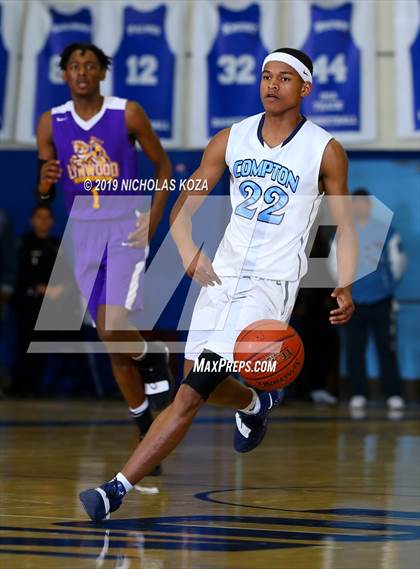 Thumbnail 2 in Lynwood vs. Compton (CIF SS Playoffs) photogallery.