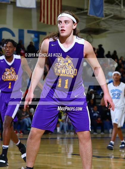 Thumbnail 2 in Lynwood vs. Compton (CIF SS Playoffs) photogallery.