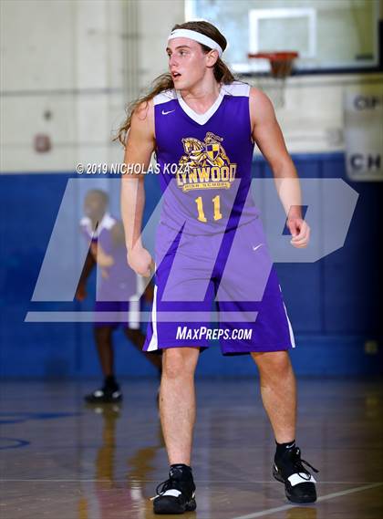 Thumbnail 2 in Lynwood vs. Compton (CIF SS Playoffs) photogallery.