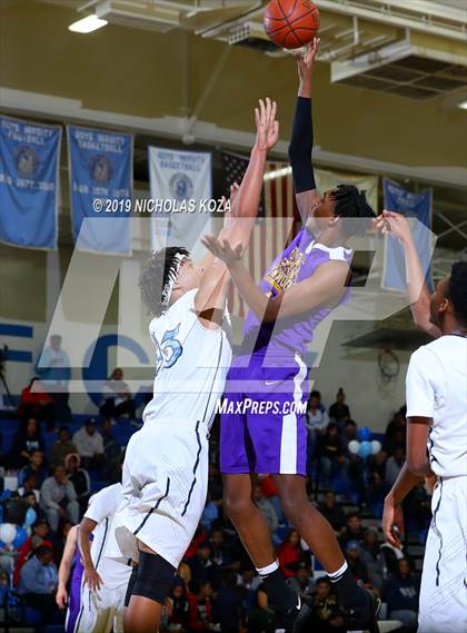 Thumbnail 1 in Lynwood vs. Compton (CIF SS Playoffs) photogallery.