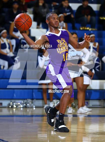Thumbnail 1 in Lynwood vs. Compton (CIF SS Playoffs) photogallery.