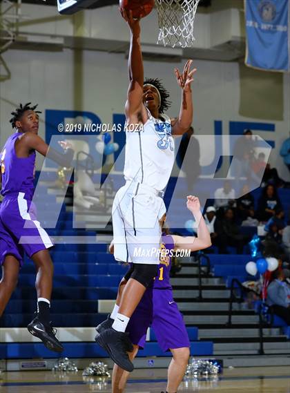 Thumbnail 1 in Lynwood vs. Compton (CIF SS Playoffs) photogallery.
