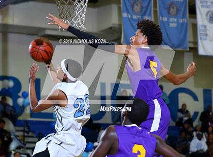 Thumbnail 3 in Lynwood vs. Compton (CIF SS Playoffs) photogallery.