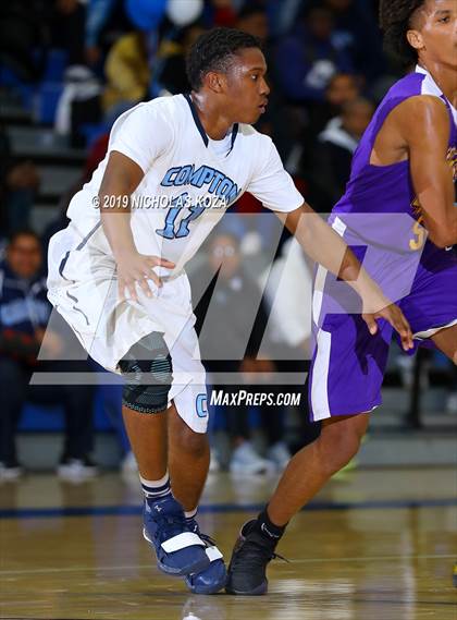 Thumbnail 1 in Lynwood vs. Compton (CIF SS Playoffs) photogallery.