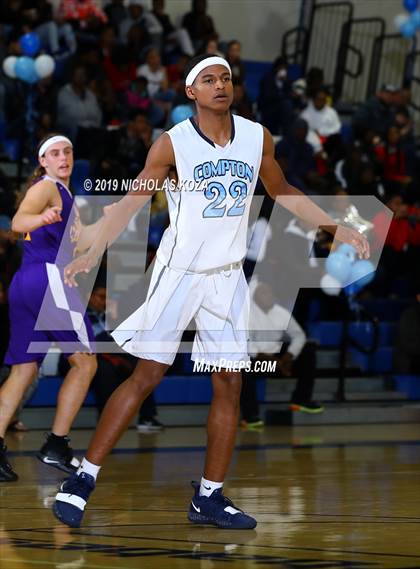 Thumbnail 2 in Lynwood vs. Compton (CIF SS Playoffs) photogallery.