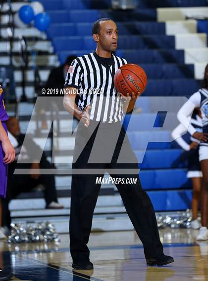 Thumbnail 1 in Lynwood vs. Compton (CIF SS Playoffs) photogallery.