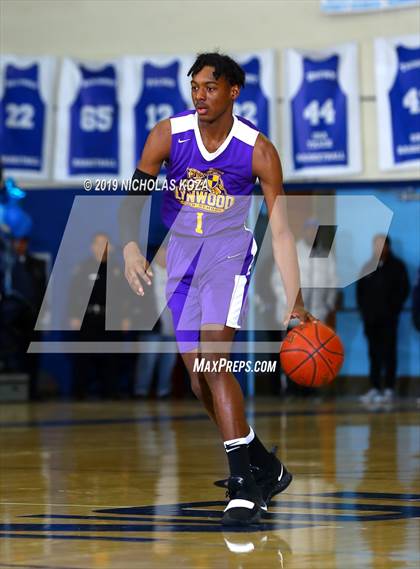 Thumbnail 2 in Lynwood vs. Compton (CIF SS Playoffs) photogallery.