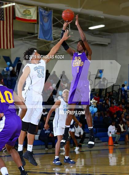 Thumbnail 2 in Lynwood vs. Compton (CIF SS Playoffs) photogallery.