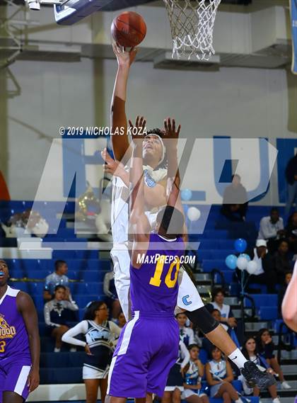 Thumbnail 2 in Lynwood vs. Compton (CIF SS Playoffs) photogallery.