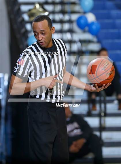 Thumbnail 3 in Lynwood vs. Compton (CIF SS Playoffs) photogallery.