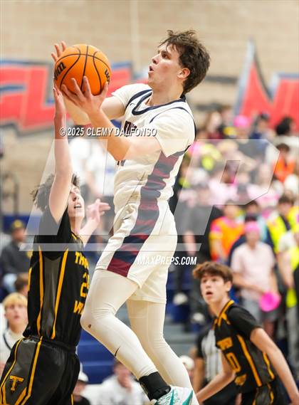 Thumbnail 2 in Thompson Valley vs Dakota Ridge (CHSAA 5A Playoffs Round 1) photogallery.