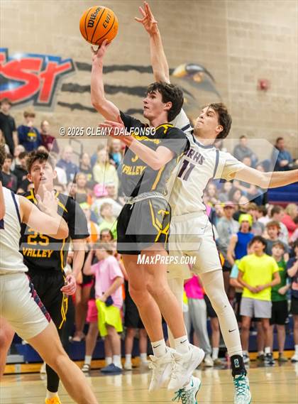 Thumbnail 2 in Thompson Valley vs Dakota Ridge (CHSAA 5A Playoffs Round 1) photogallery.