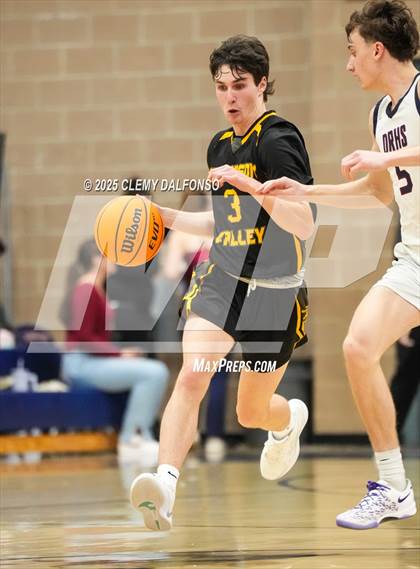 Thumbnail 2 in Thompson Valley vs Dakota Ridge (CHSAA 5A Playoffs Round 1) photogallery.