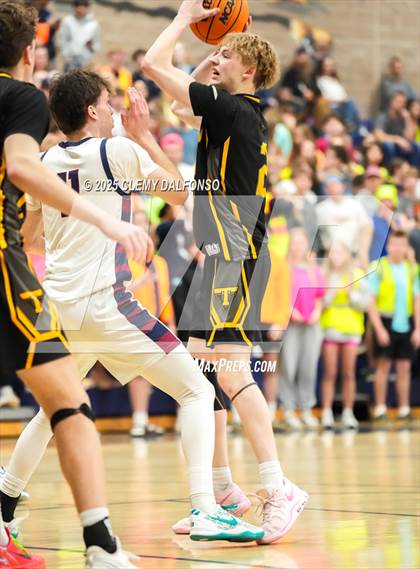 Thumbnail 2 in Thompson Valley vs Dakota Ridge (CHSAA 5A Playoffs Round 1) photogallery.