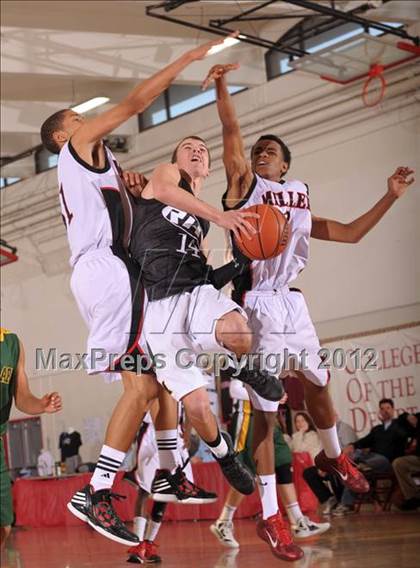 Thumbnail 2 in Moorpark vs. Miller (MaxPreps Holiday Classic) photogallery.
