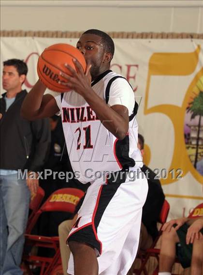 Thumbnail 2 in Moorpark vs. Miller (MaxPreps Holiday Classic) photogallery.