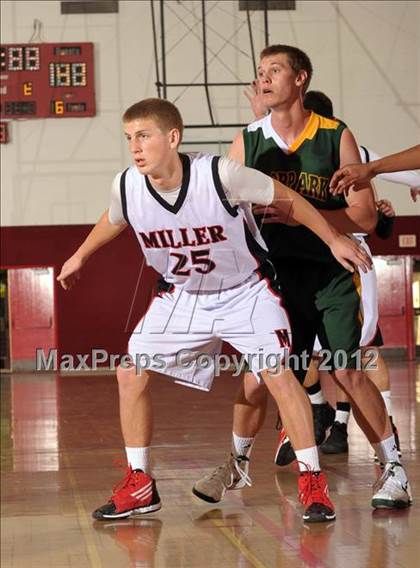 Thumbnail 3 in Moorpark vs. Miller (MaxPreps Holiday Classic) photogallery.