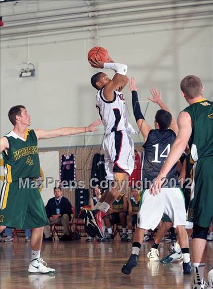 Thumbnail 3 in Moorpark vs. Miller (MaxPreps Holiday Classic) photogallery.