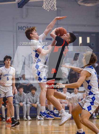 Thumbnail 2 in JV: Holy Cross vs Covington Catholic photogallery.