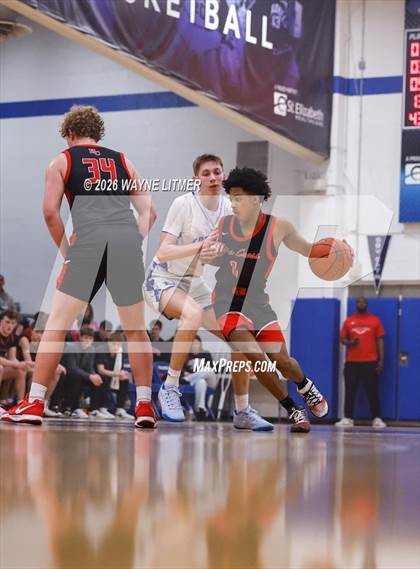 Thumbnail 2 in JV: Holy Cross vs Covington Catholic photogallery.