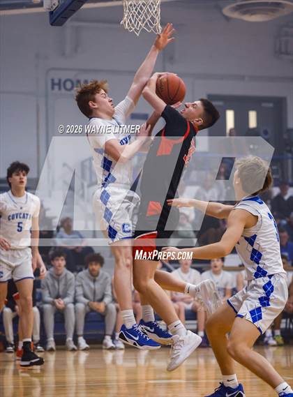 Thumbnail 1 in JV: Holy Cross vs Covington Catholic photogallery.