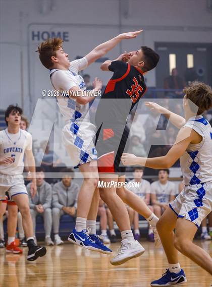 Thumbnail 2 in JV: Holy Cross vs Covington Catholic photogallery.
