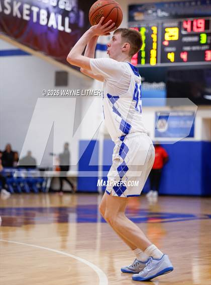 Thumbnail 2 in JV: Holy Cross vs Covington Catholic photogallery.