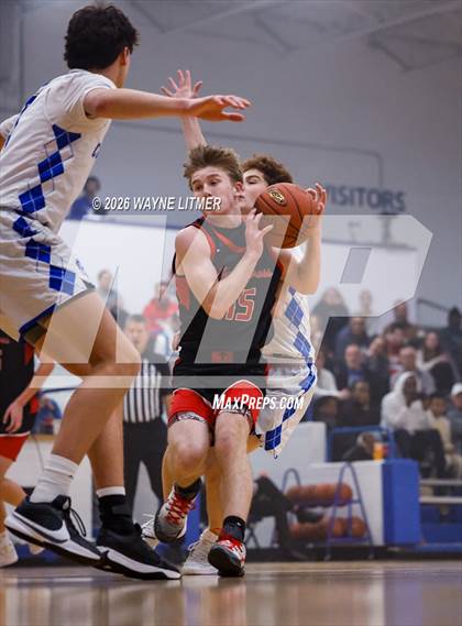 Thumbnail 1 in JV: Holy Cross vs Covington Catholic photogallery.