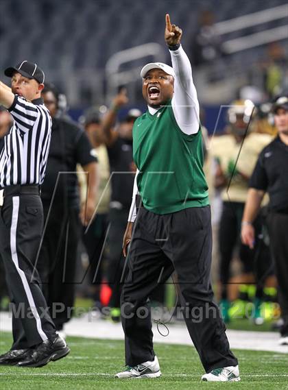 Thumbnail 1 in Coppell vs. DeSoto (UIL 5A Division 1 Region 1 Area Playoff) photogallery.